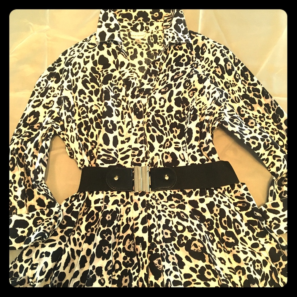 Top with belt short sleeve cuff button puff bottom
